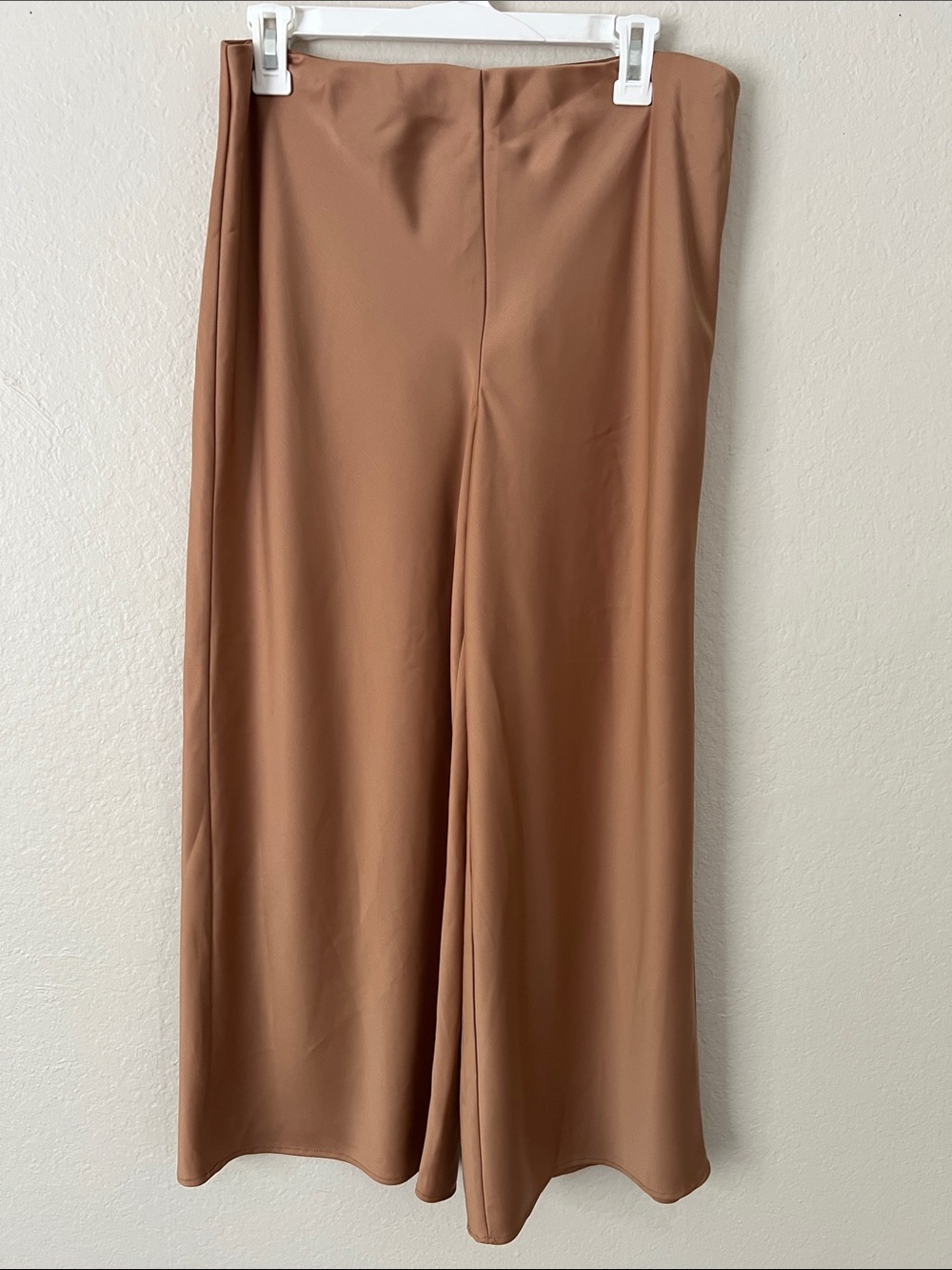 Like New! JOIE Wide Leg Brown Satin Palazzo Pull On Capri Pants in Size 10